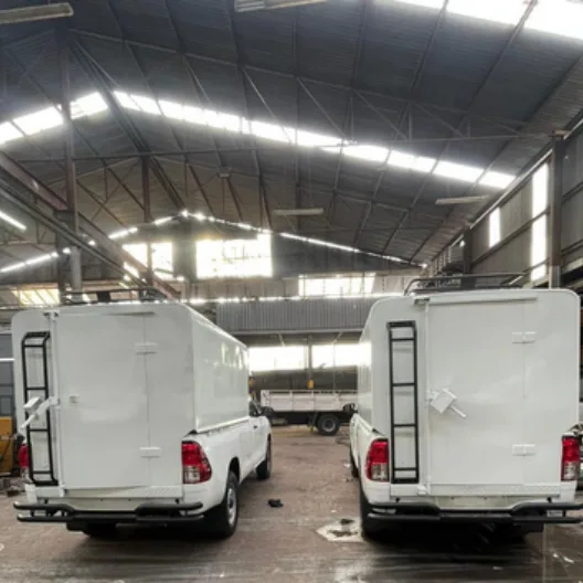 Fully enclosed pick-up
